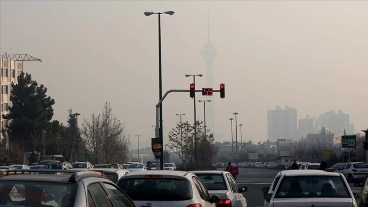 Tahran'da 1 yılda 3 bin 751 isim iklim kirliliğinden yaşamını kaybetti